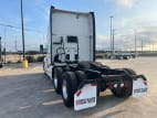 Exterior rear driver side for this 2021 Kenworth T680 (Stock number: UMJ459263)