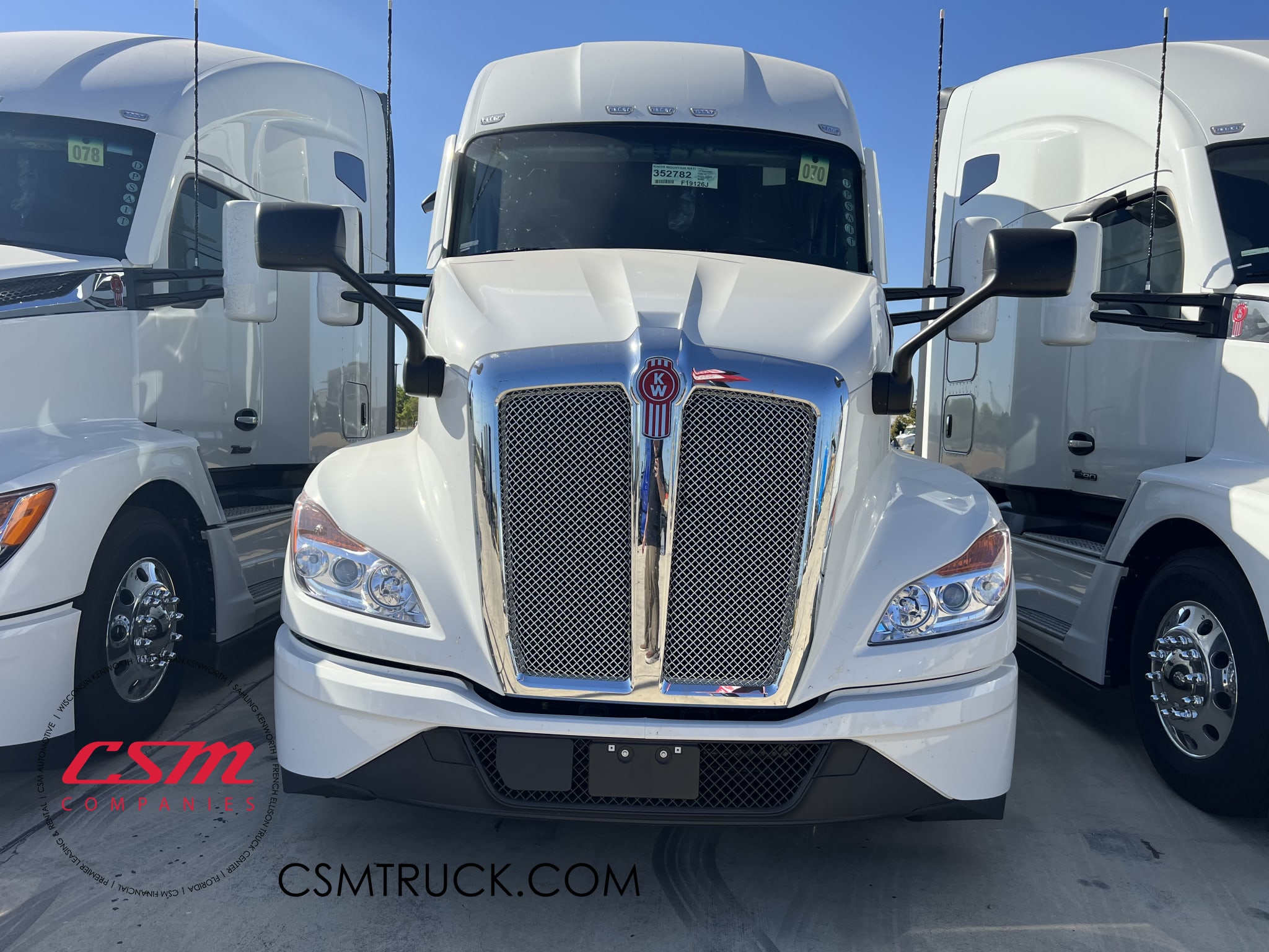 Exterior full front view for this 2024 Kenworth T680 (Stock number: RJ352782)
