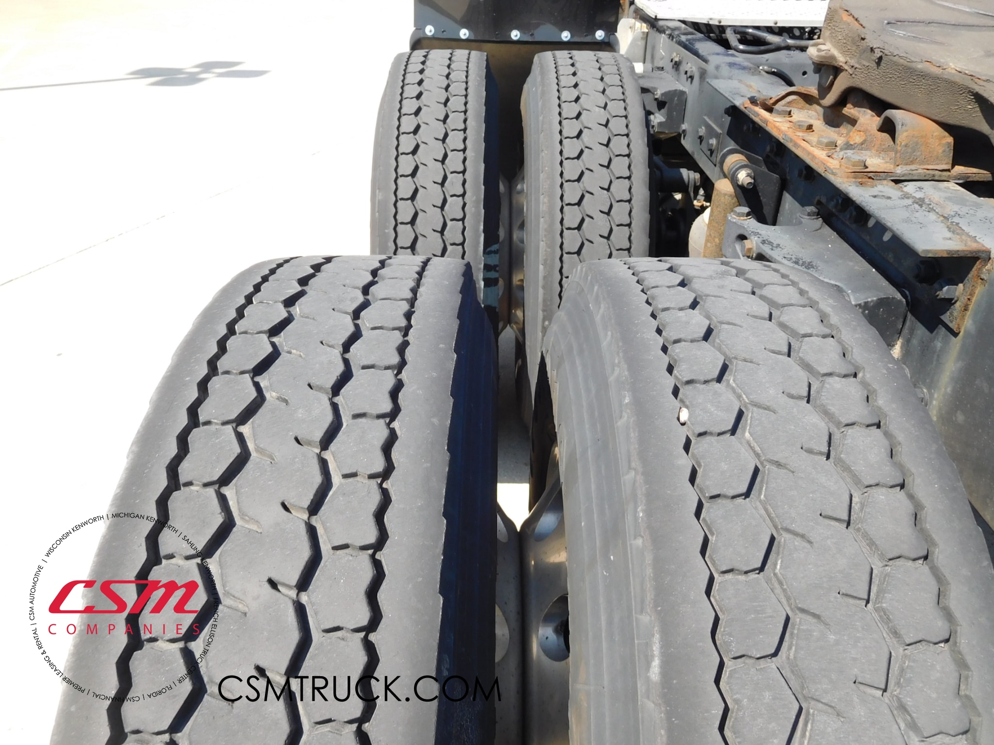 Driver side rear frame and tire tread for this 2016 Kenworth T680 (Stock number: UGJ470047A)
