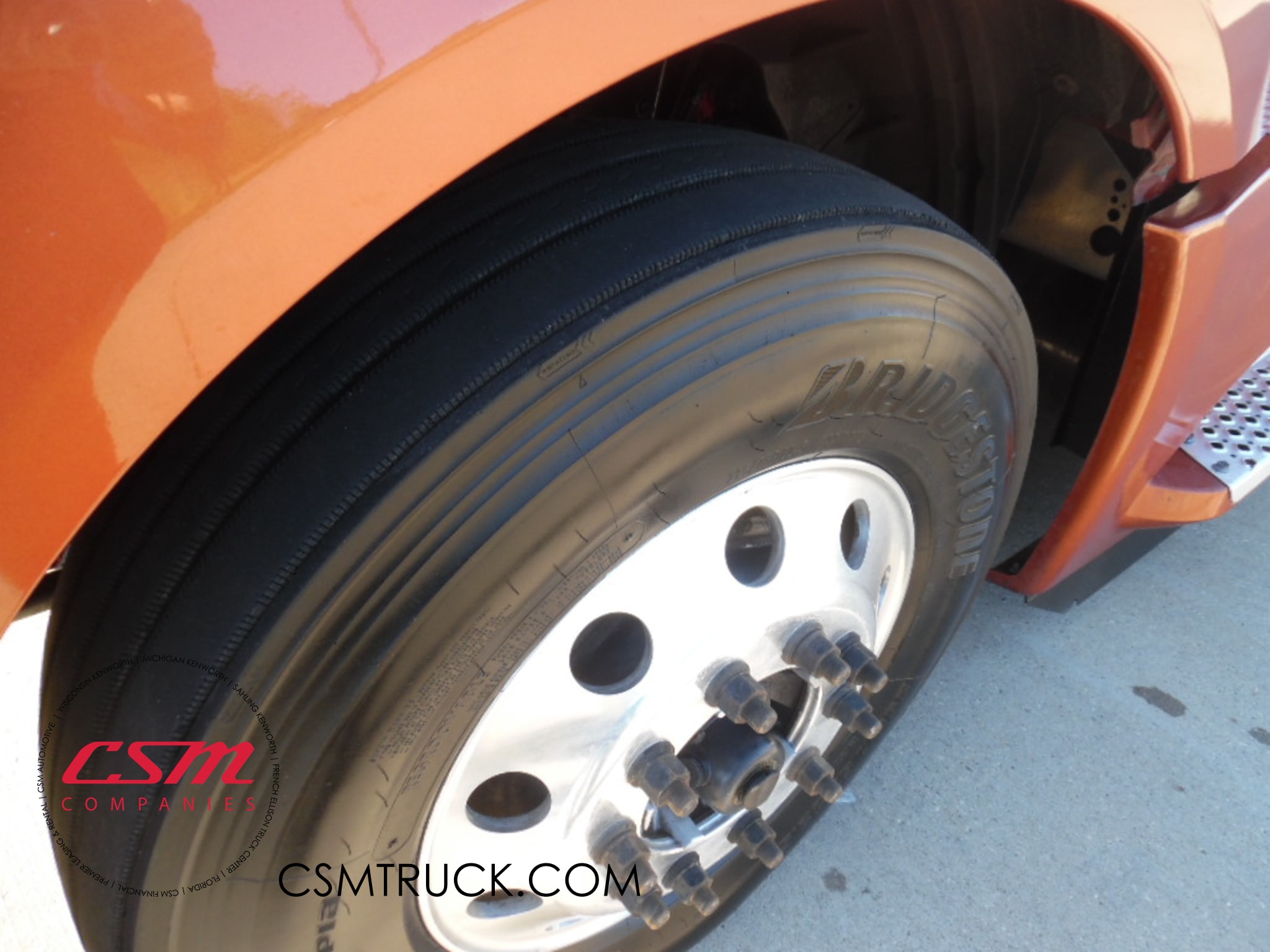 Driver side front tire tread for this 2019 International LT (Stock number: UKN325585)