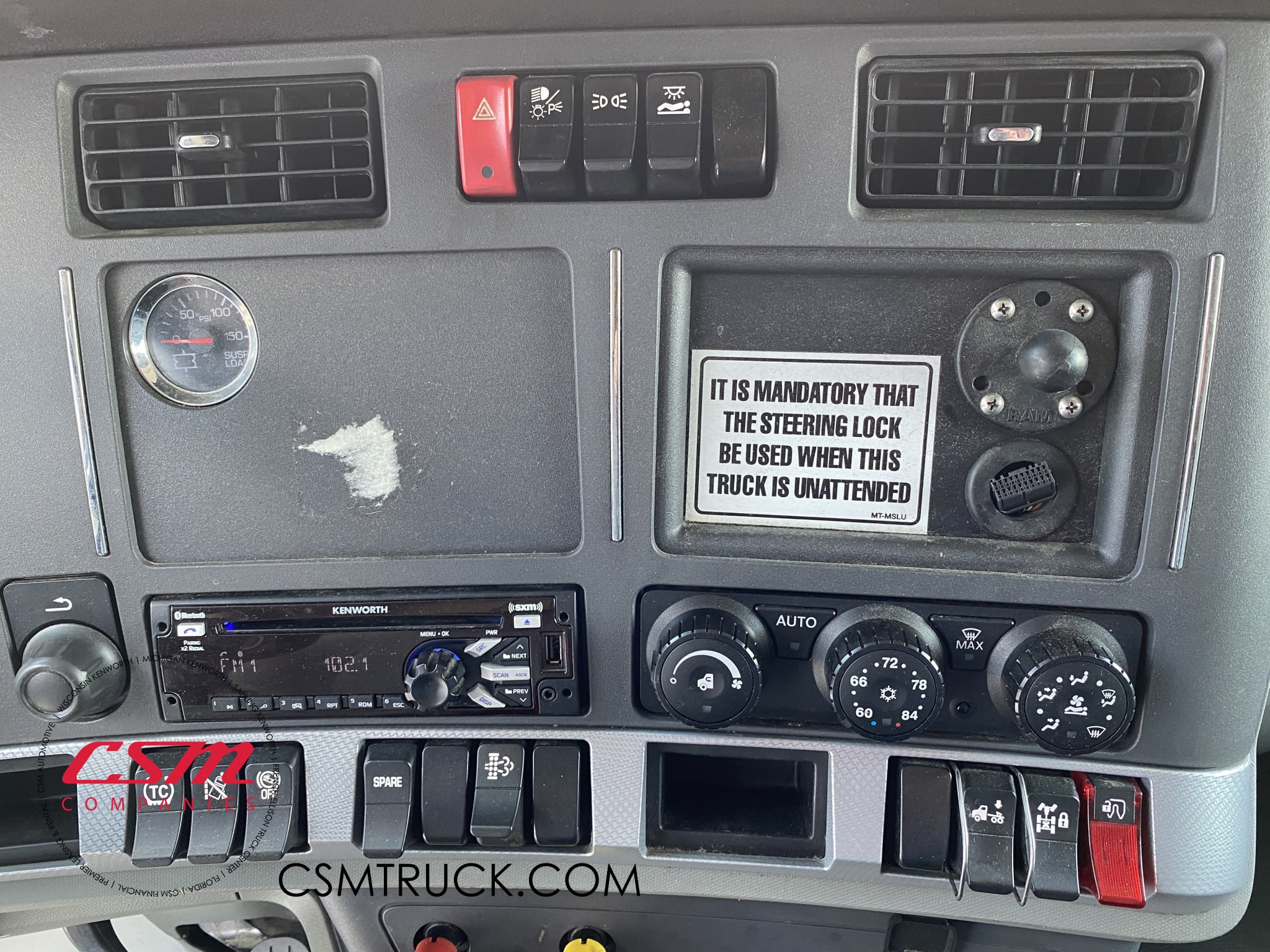 Interior radio and navigation system for this 2020 Kenworth T680 (Stock number: ULJ354515)