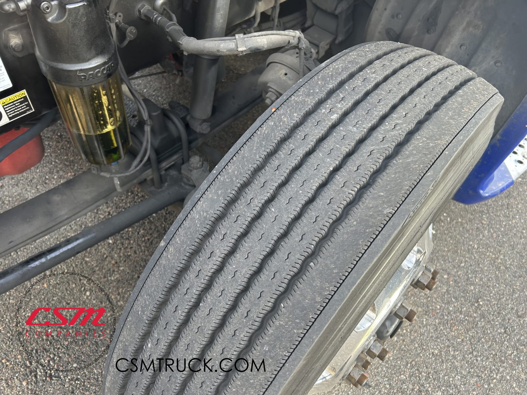 Passenger side front tire tread for this 2020 Kenworth T680 (Stock number: ULJ354582)