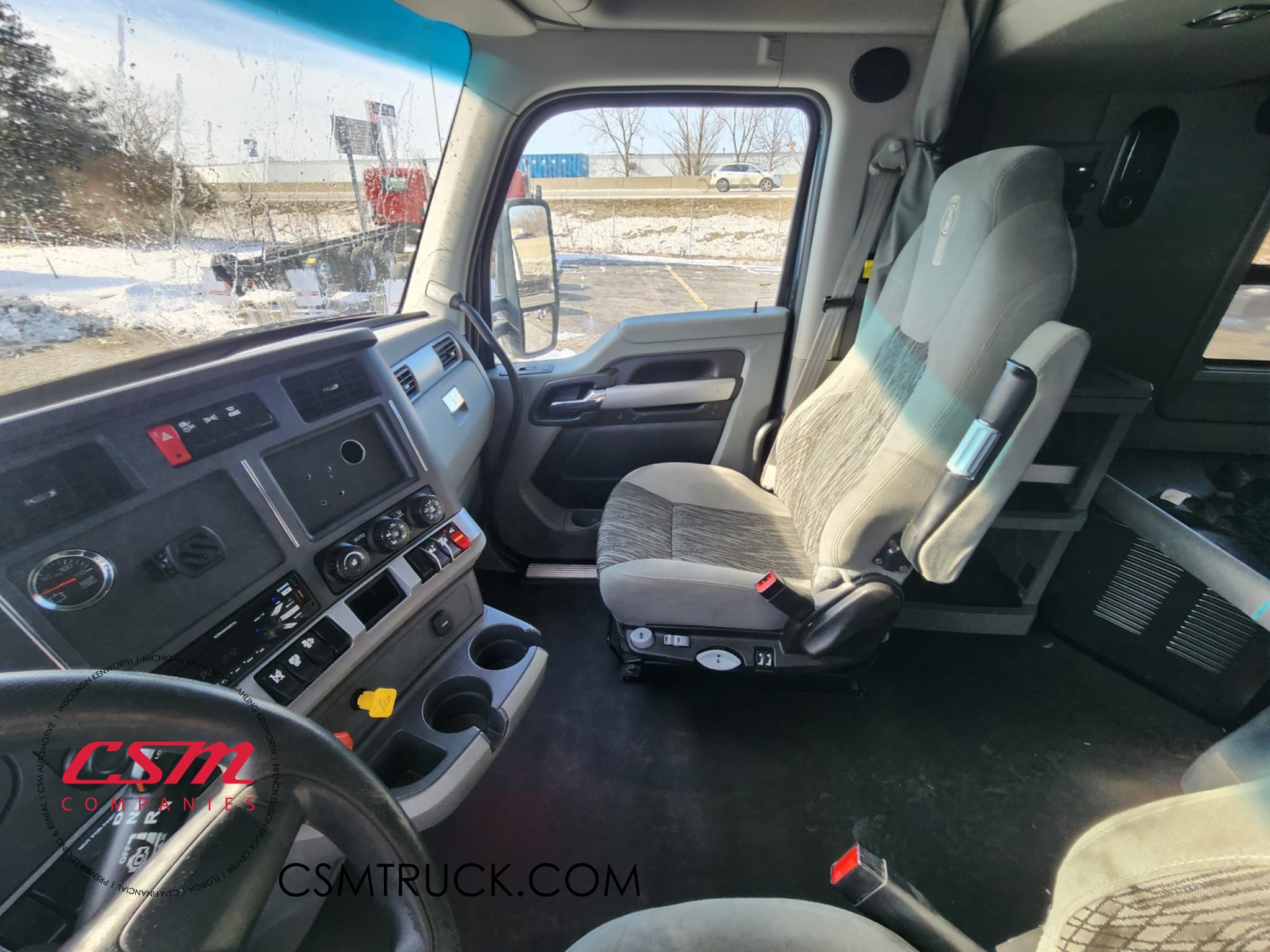 Interior seats for this 2020 Kenworth T680 (Stock number: ULJ412960)