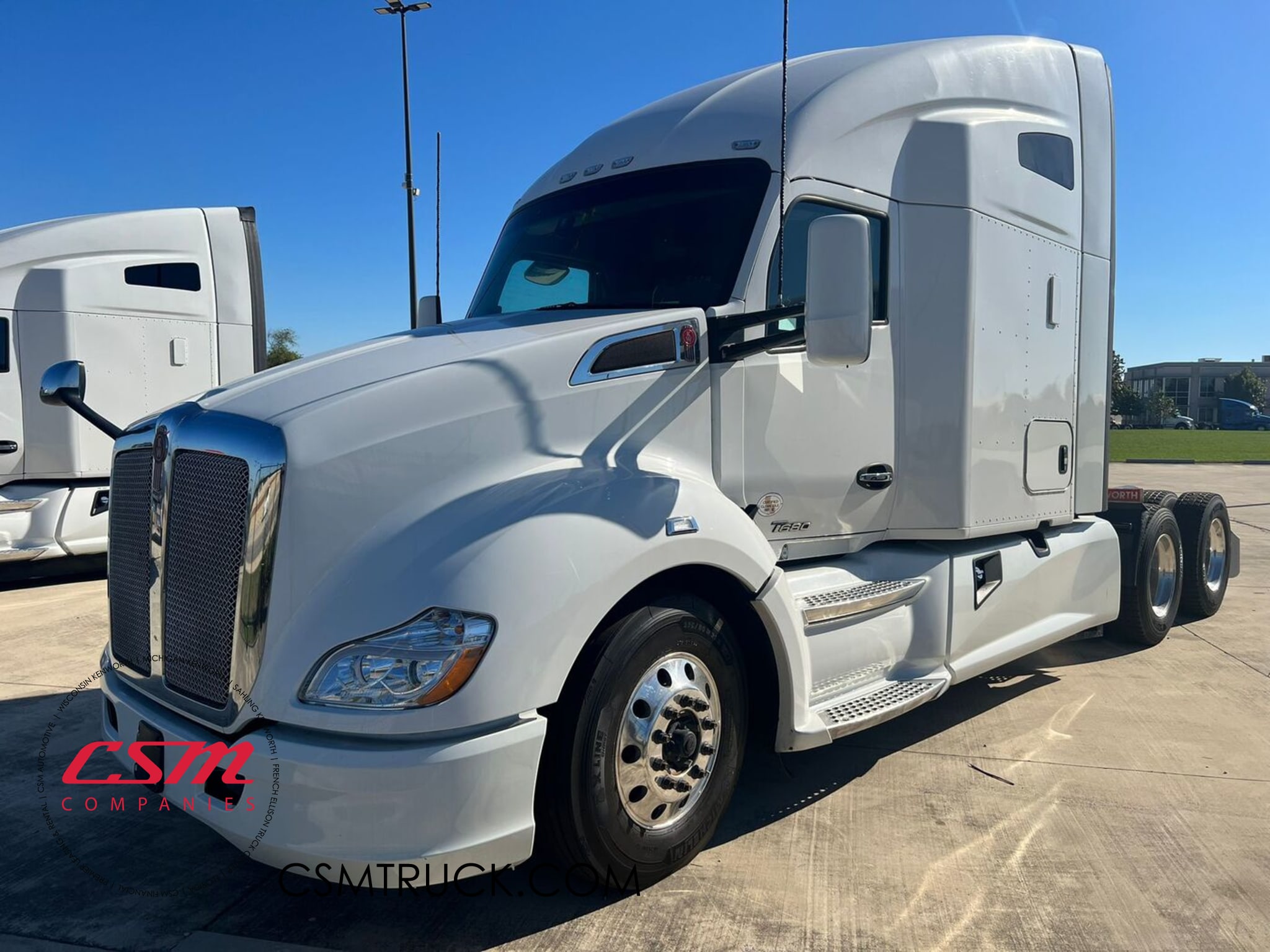 Exterior front drivers side for this 2020 Kenworth T680 (Stock number: ULJ418920)