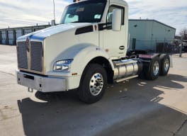 Exterior front drivers side for this 2025 Kenworth T880 (Stock number: SJ129721)