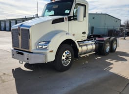 Exterior front drivers side for this 2025 Kenworth T880 (Stock number: SJ129725)