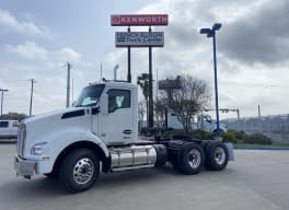 Exterior front drivers side for this 2025 Kenworth T880 (Stock number: SJ129729)