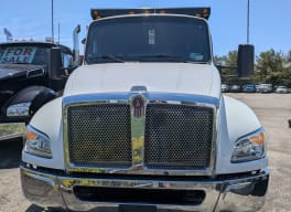 Exterior full front view for this 2025 Kenworth T280 (Stock number: SM138599)