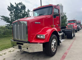 Exterior front drivers side for this 2020 Kenworth T800 (Stock number: ULJ384459)