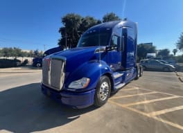 Exterior front drivers side for this 2021 Kenworth T680 (Stock number: UMJ435075)