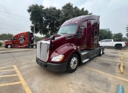 Exterior front drivers side for this 2021 Kenworth T680 Short Hood (Stock number: UMJ436565)