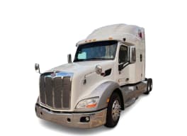 Featured image with white background for this 2022 Peterbilt 579 (Stock number: UND759976)