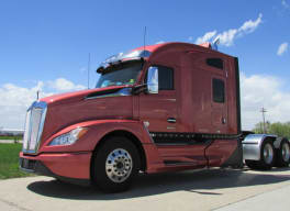 Exterior front drivers side for this 2022 Kenworth T680 (Stock number: UNJ148861)