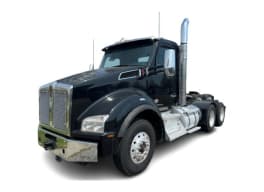 Featured image with white background for this 2022 Kenworth T880 (Stock number: UNJ484143)