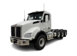 Featured image with white background for this 2027 Kenworth T880 (Stock number: VJ241916)
