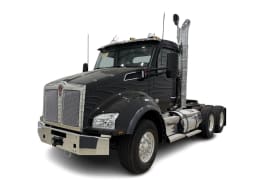 Featured image with white background for this 2027 Kenworth T880 (Stock number: VJ275468)