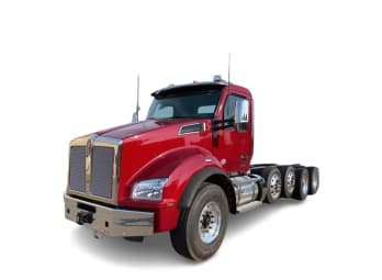 Featured image with white background for this 2025 Kenworth T880 (Stock number: SJ135207)