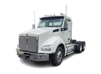 Featured image with white background for this 2025 Kenworth T880 (Stock number: SJ169681)