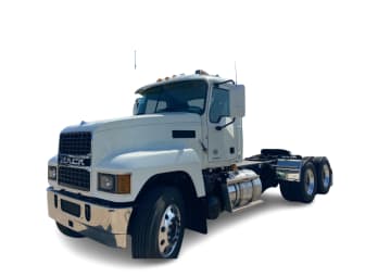 Featured image with white background for this 2025 Mack Pinnacle PI64 (Stock number: SM017750)