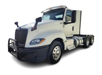 Featured image with white background for this 2021 International LT Series (Stock number: UMN145454)