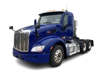 Featured image with white background for this 2022 Peterbilt 579 (Stock number: UND781513)