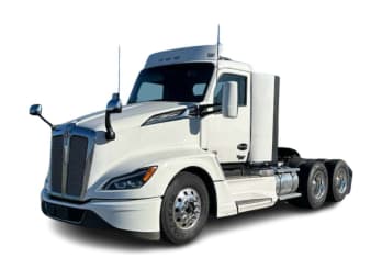 Featured image with white background for this 2022 Kenworth T680 (Stock number: UNJ479034)