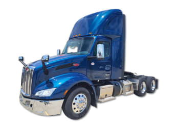 Featured image with white background for this 2025 Peterbilt 579 (Stock number: USD739466)
