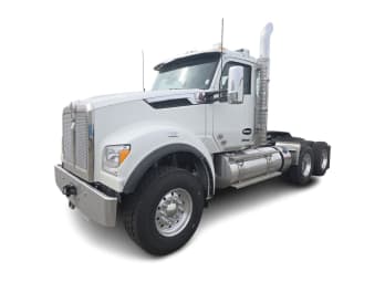 Featured image with white background for this 2027 Kenworth T880S (Stock number: VJ240855)
