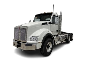 Featured image with white background for this 2027 Kenworth T880 (Stock number: VJ240856)