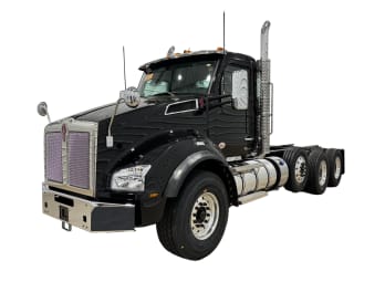 Featured image with white background for this 2027 Kenworth T880 (Stock number: VJ241741)