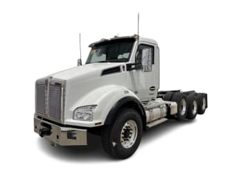 Featured image with white background for this 2027 Kenworth T880 (Stock number: VJ241909)