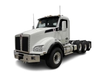 Featured image with white background for this 2027 Kenworth T880 (Stock number: VJ241917)