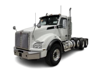 Featured image with white background for this 2027 Kenworth T880 (Stock number: VJ242114)