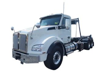 Featured image with white background for this 2027 Kenworth T880 (Stock number: VJ250579)