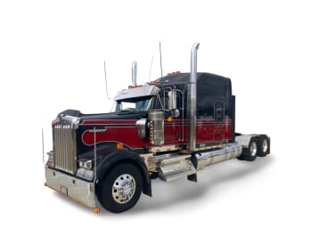 2022 Kenworth W900L UNR484170