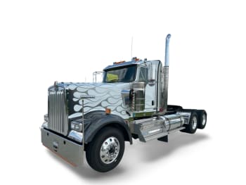 2023 Kenworth W900L UPR220948