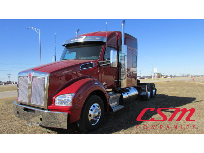 Exterior front drivers side for this 2026 Kenworth T880 (Stock number: TJ195424)