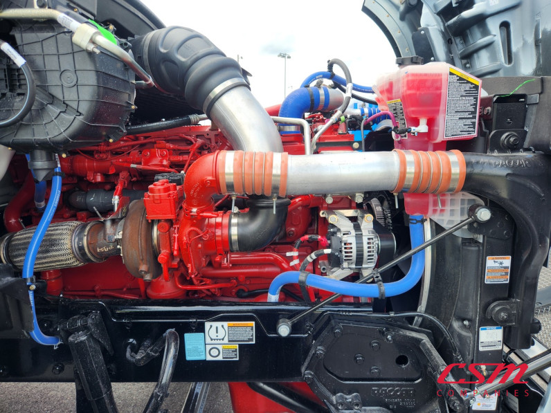 Passenger side engine for this 2026 Kenworth T880 (Stock number: TJ216167)