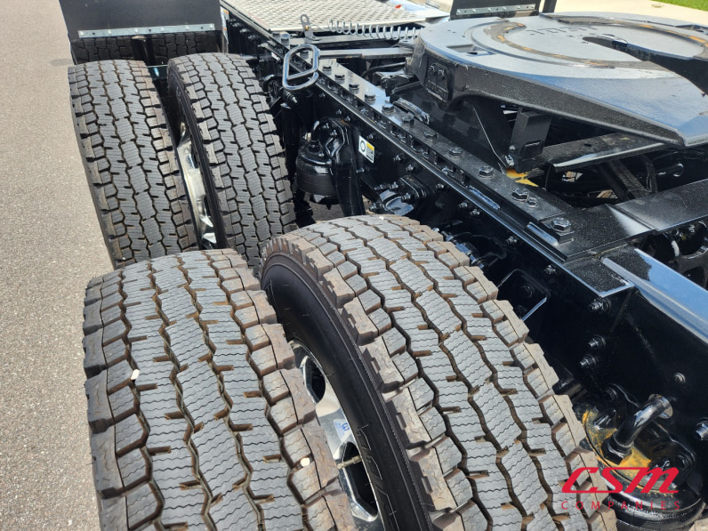Driver side rear frame and tire tread for this 2026 Kenworth T880 (Stock number: TJ216167)