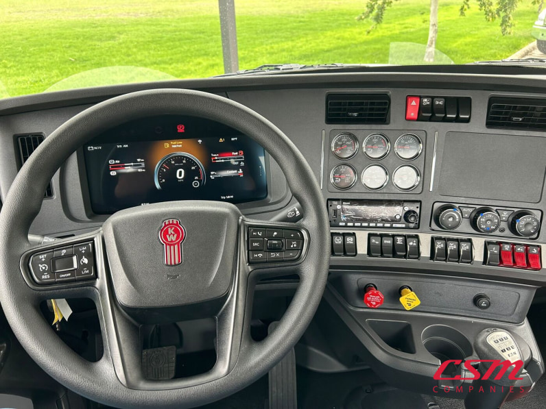 Interior dash for this 2026 Kenworth T880 (Stock number: TJ216007)