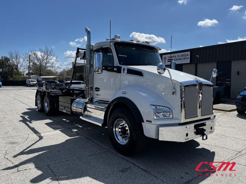Exterior front passenger side for this 2026 Kenworth T880 (Stock number: TJ230038)