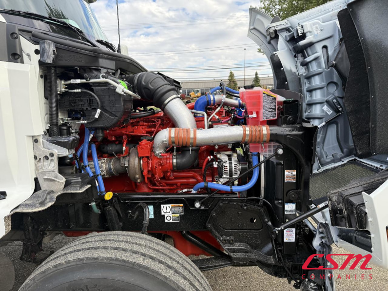 Passenger side engine for this 2026 Kenworth T880 (Stock number: TJ229046)