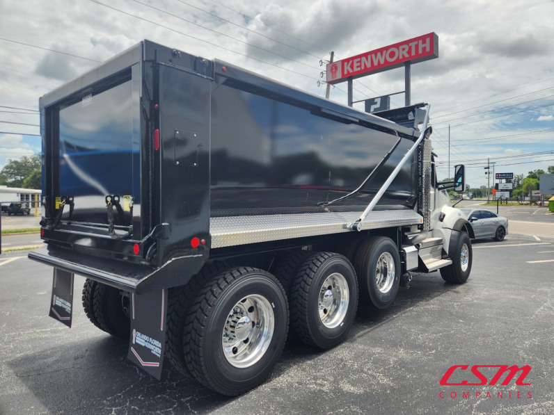 Exterior rear passenger side for this 2026 Kenworth T880 (Stock number: TJ230001)
