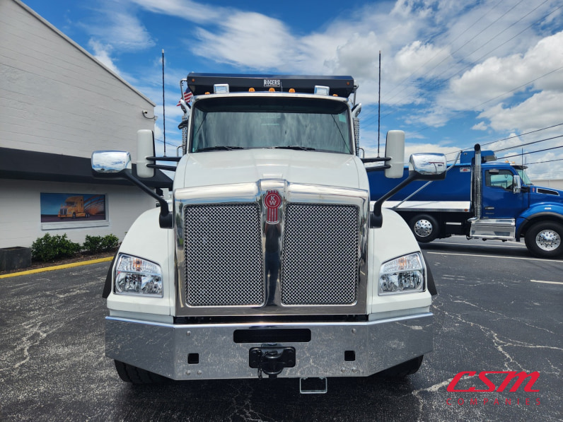 Exterior full front view for this 2026 Kenworth T880 (Stock number: TJ230001)