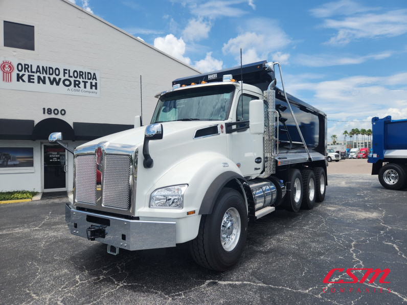 Exterior front drivers side for this 2026 Kenworth T880 (Stock number: TJ230001)