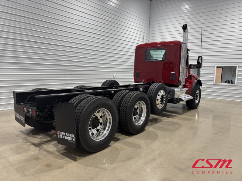 Exterior rear passenger side for this 2027 Kenworth T480 (Stock number: VJ266986)