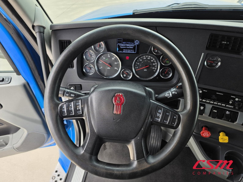 Interior steering wheel for this 2022 Kenworth T680 (Stock number: UNJ467081)