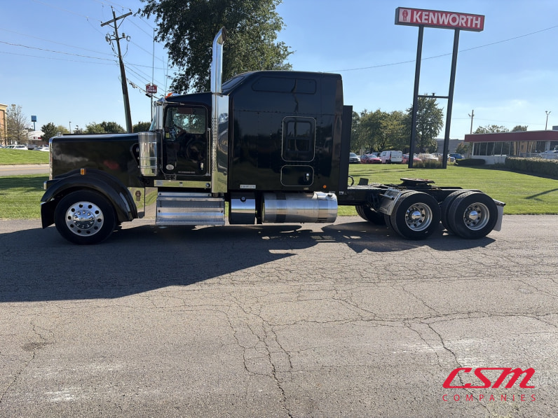 Exterior full driver side for this 2022 Kenworth W900L (Stock number: UNR493669)