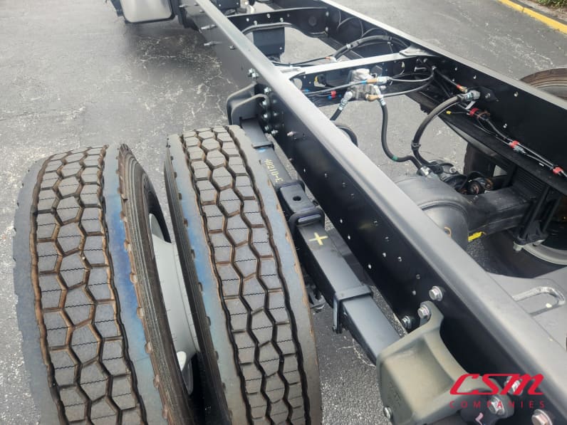 Driver side rear frame and tire tread for this 2025 Hino L6 (Stock number: T5T50042)