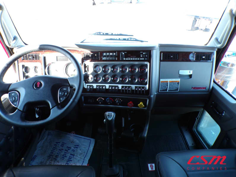 Interior cockpit for this 2027 Kenworth W900L (Stock number: VR230533)